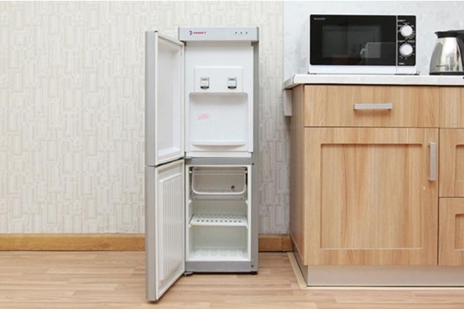 Ưu điểm vượt trội của cây nước nóng lạnh có ngăn làm mát