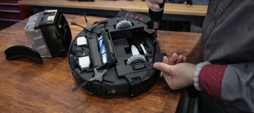 15 Vấn đề robot hút bụi bị lỗi thường gặp và cách xử lý tại nhà 2 Robot hút bụi bị lỗi kêu to bất thường